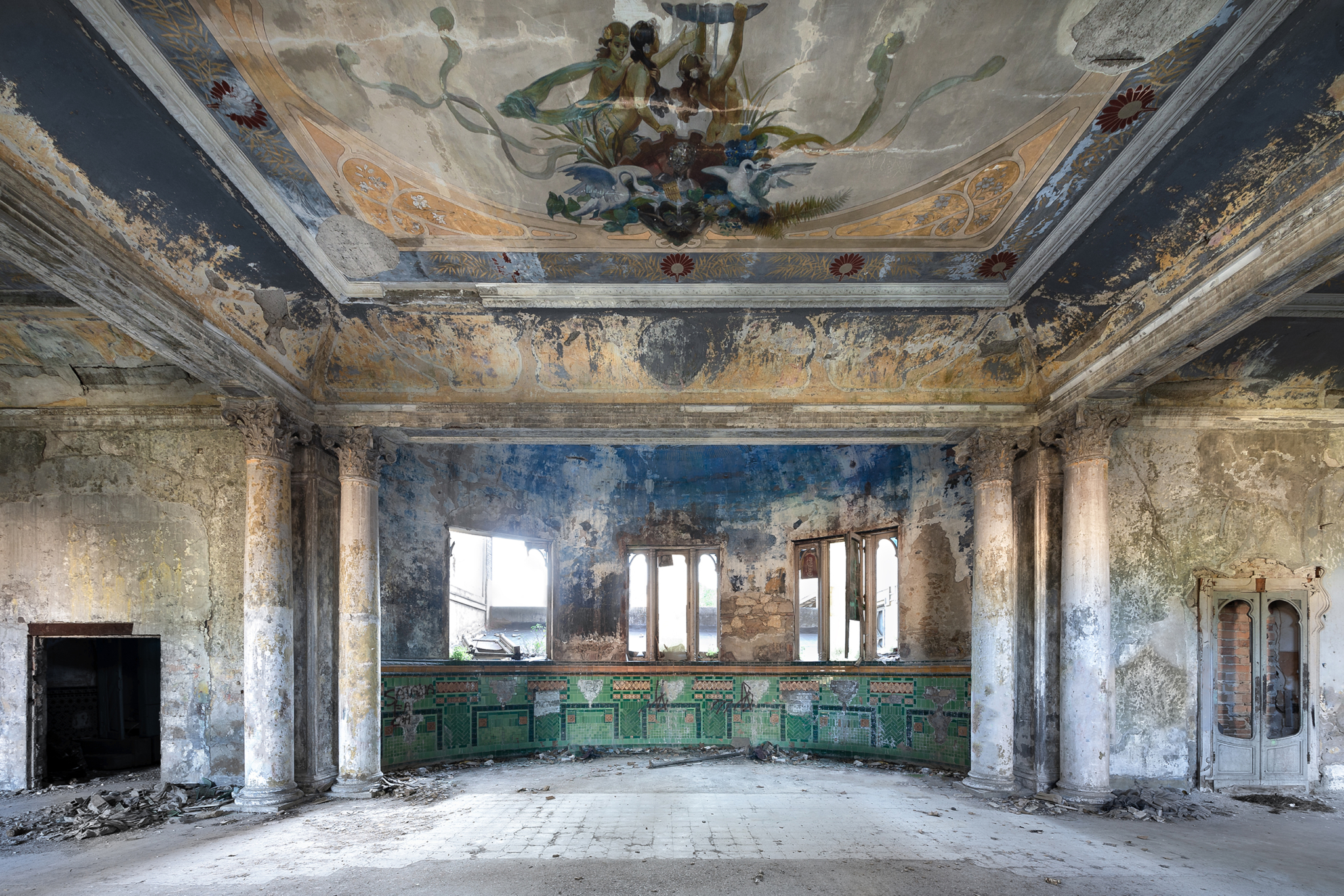 Abandoned thermal baths with grandiose architecture in Italy