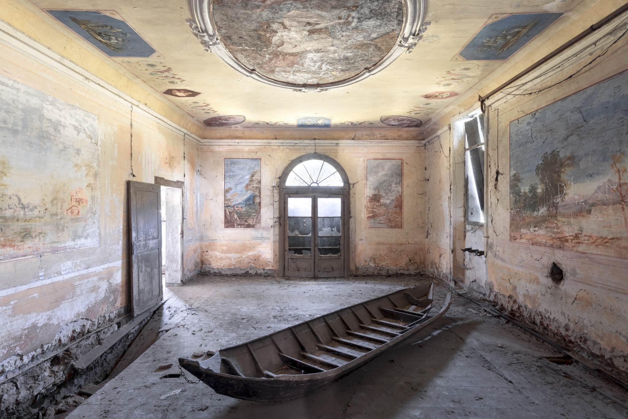 Dama Biancia - Abandoned Villa in Italy