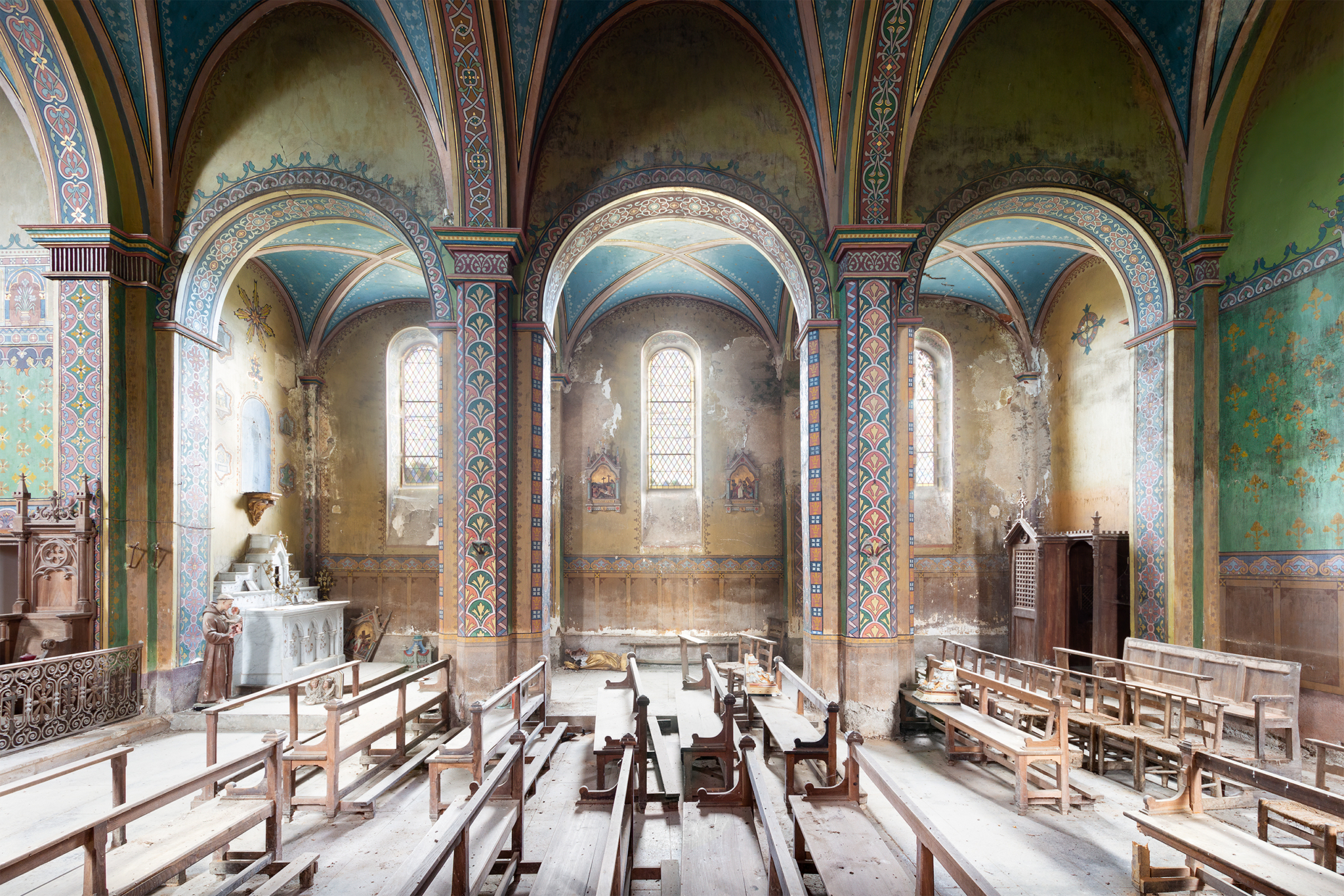 Abandoned church with stunning frescoes in France