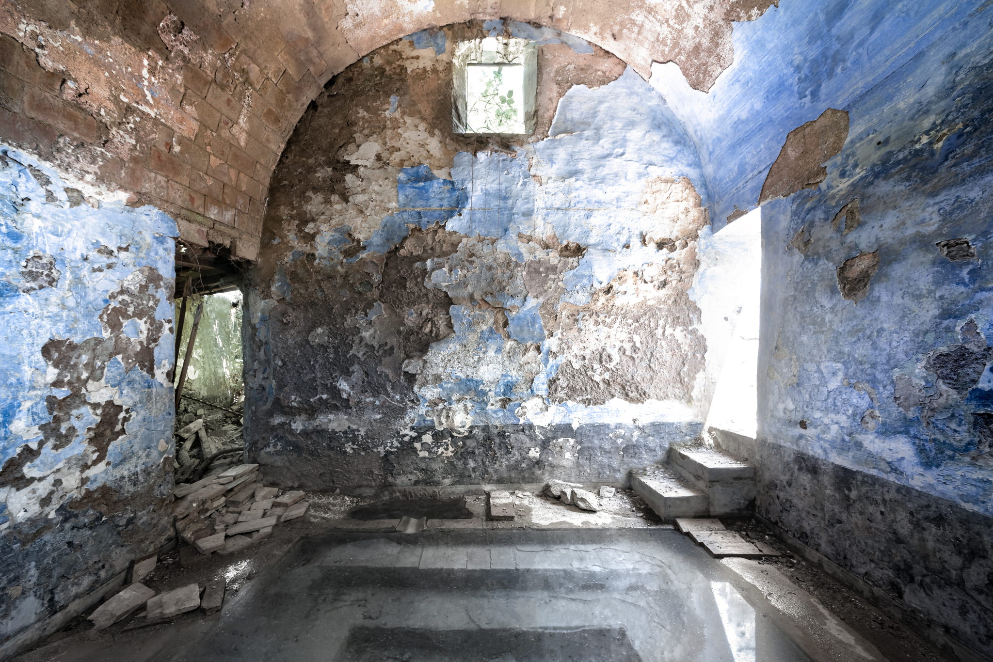 Old forgotten decaying baths in Italy