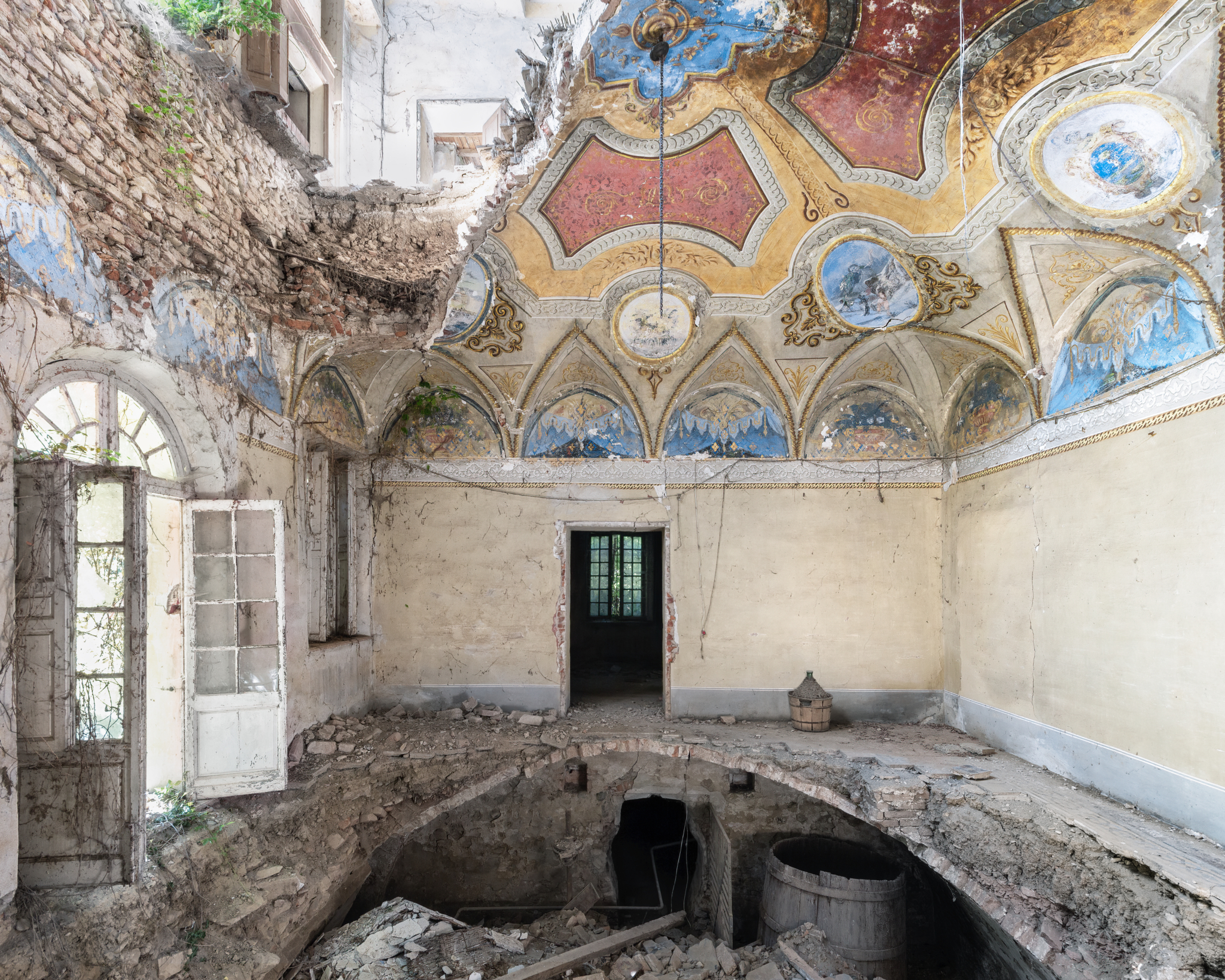 Colori - Villa Zobolo - Abandoned villa, Italy