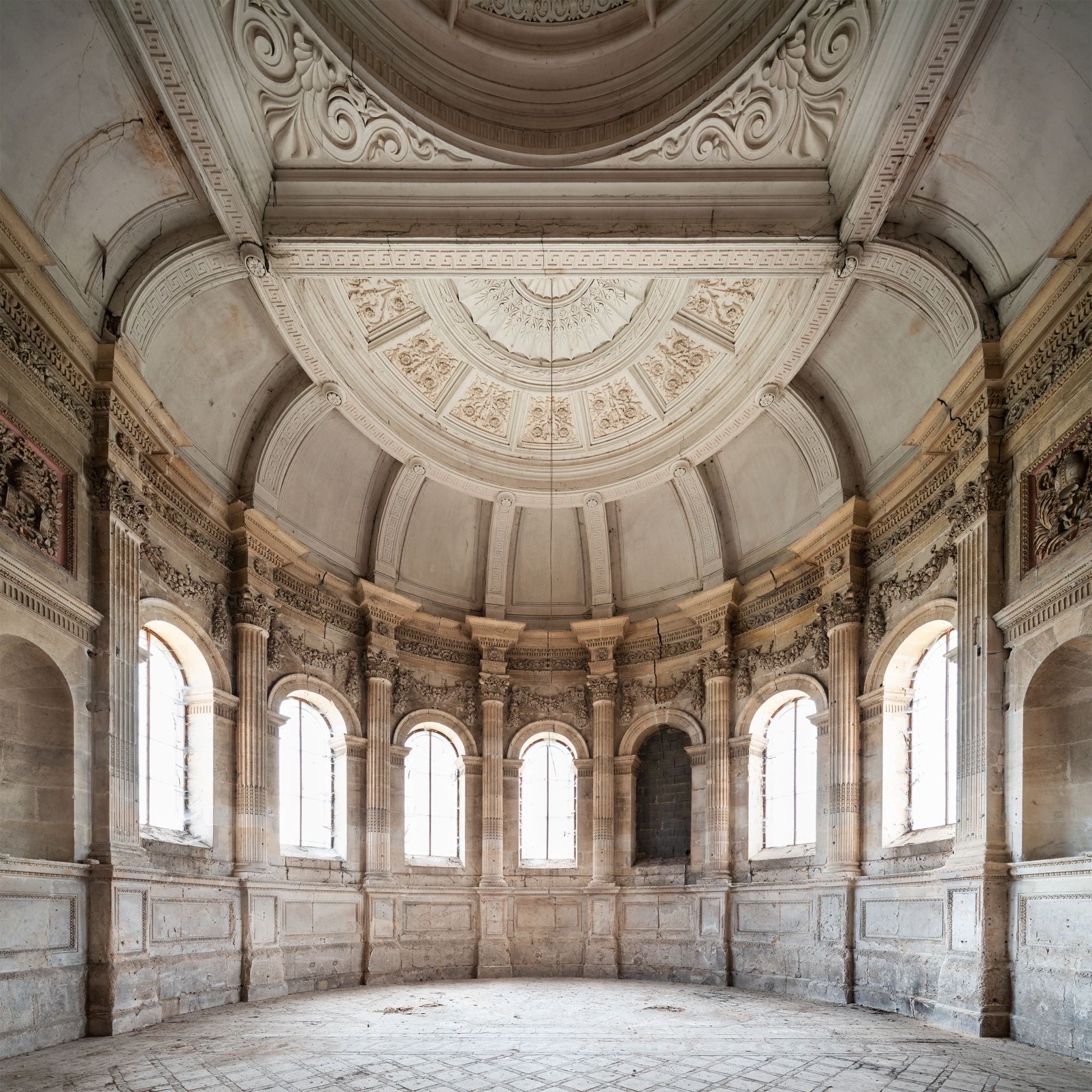 Grandiose and huge chapel inside a forgotten boarding school in the north of France